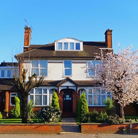 Ricky Road Guest House - Premium 왓퍼드 외부 사진