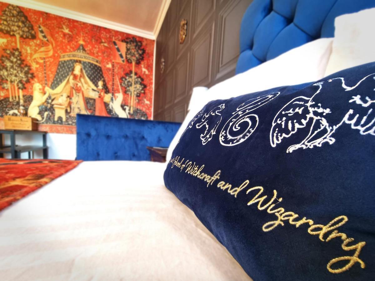 Ricky Road Guest House - Premium 왓퍼드 외부 사진