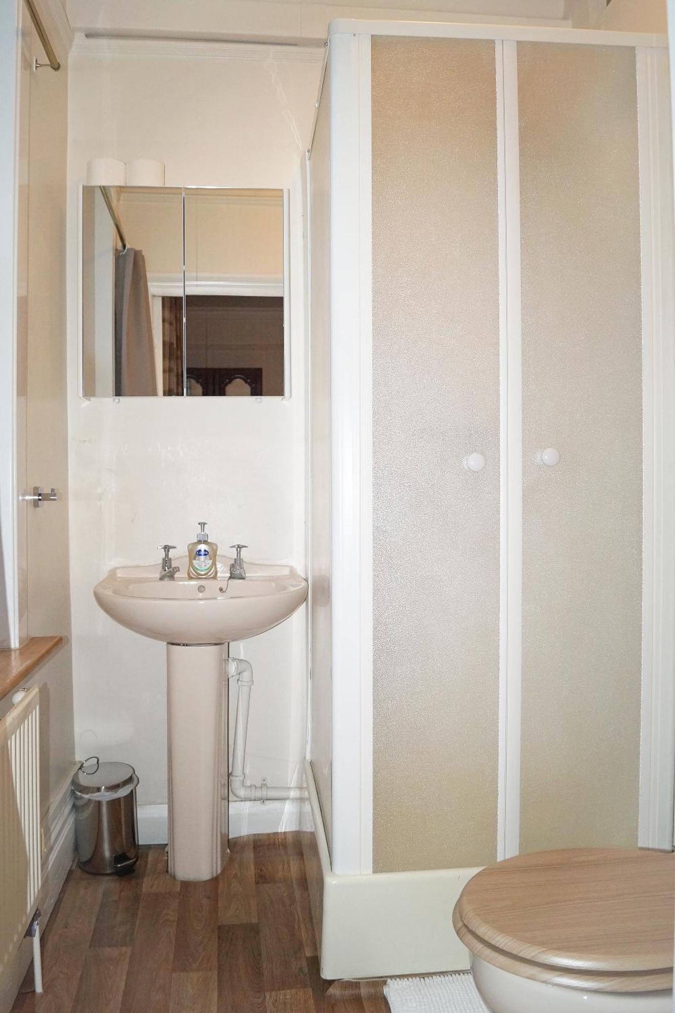 Ricky Road Guest House - Premium 왓퍼드 객실 사진