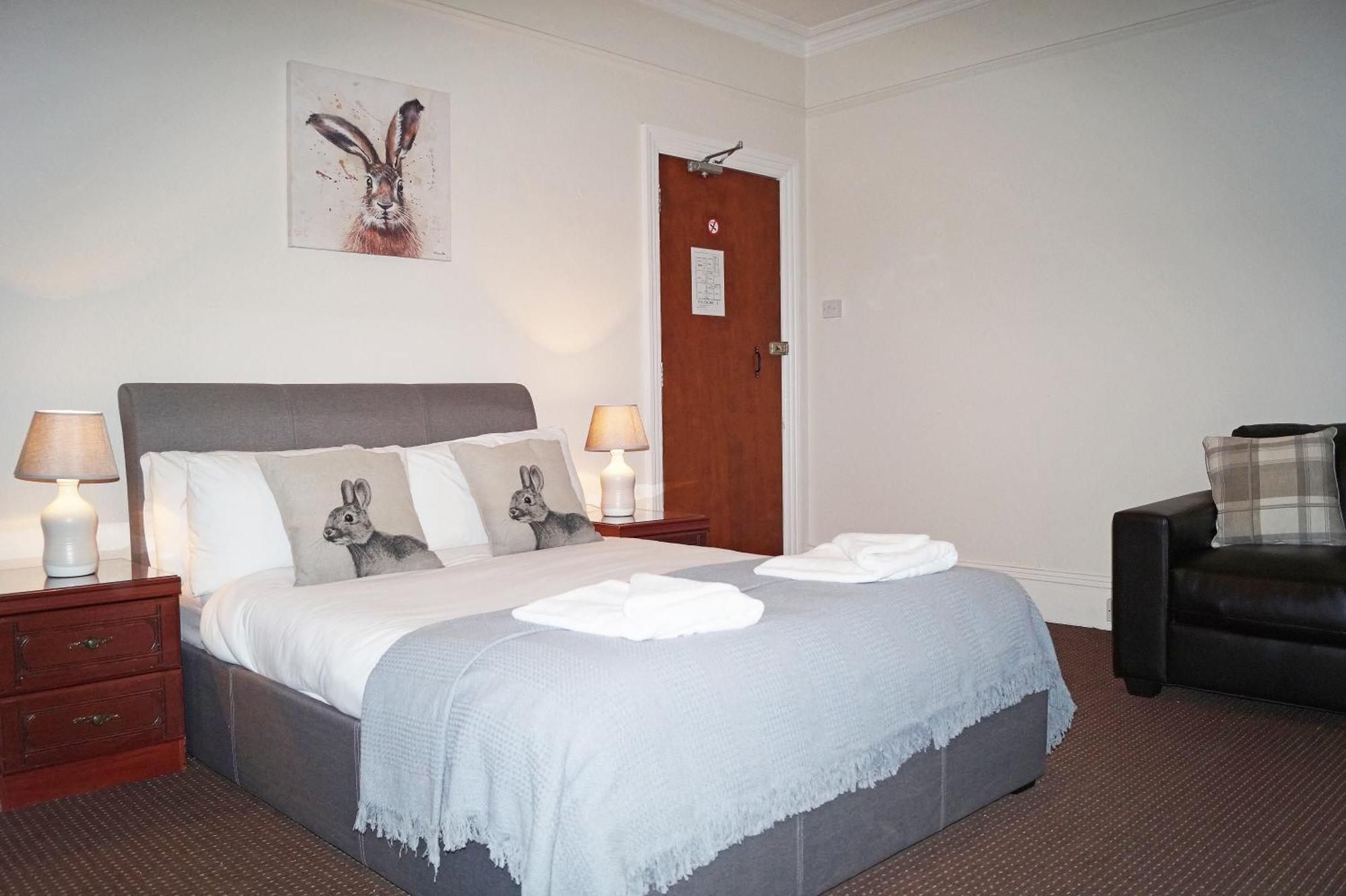 Ricky Road Guest House - Premium 왓퍼드 객실 사진