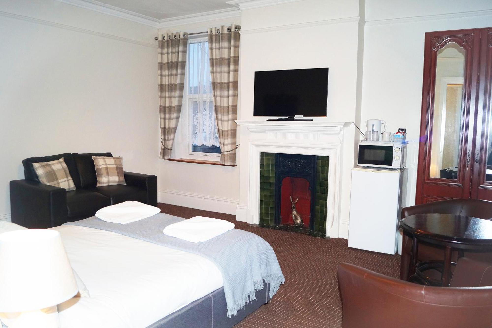 Ricky Road Guest House - Premium 왓퍼드 객실 사진