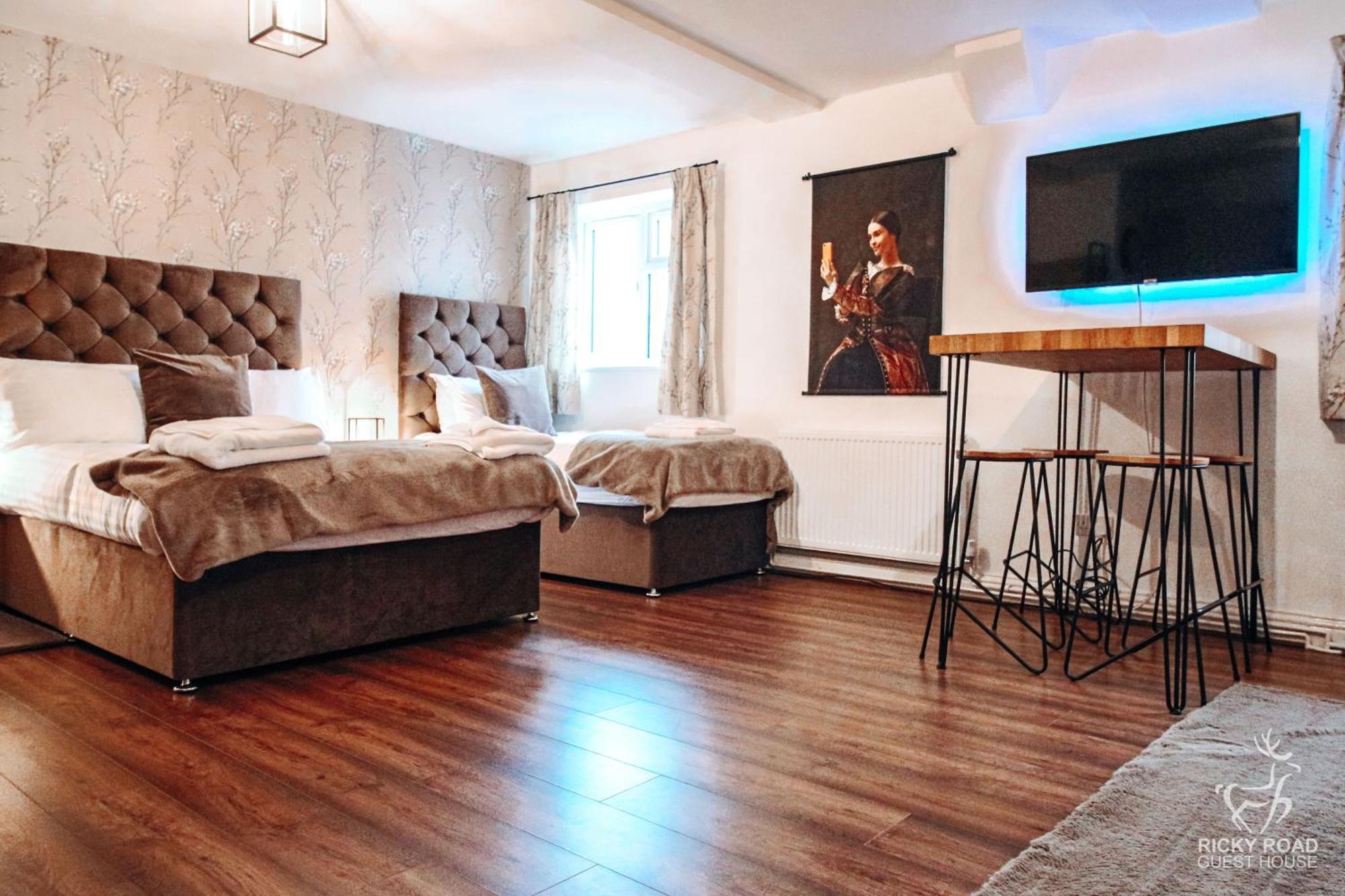 Ricky Road Guest House - Premium 왓퍼드 외부 사진