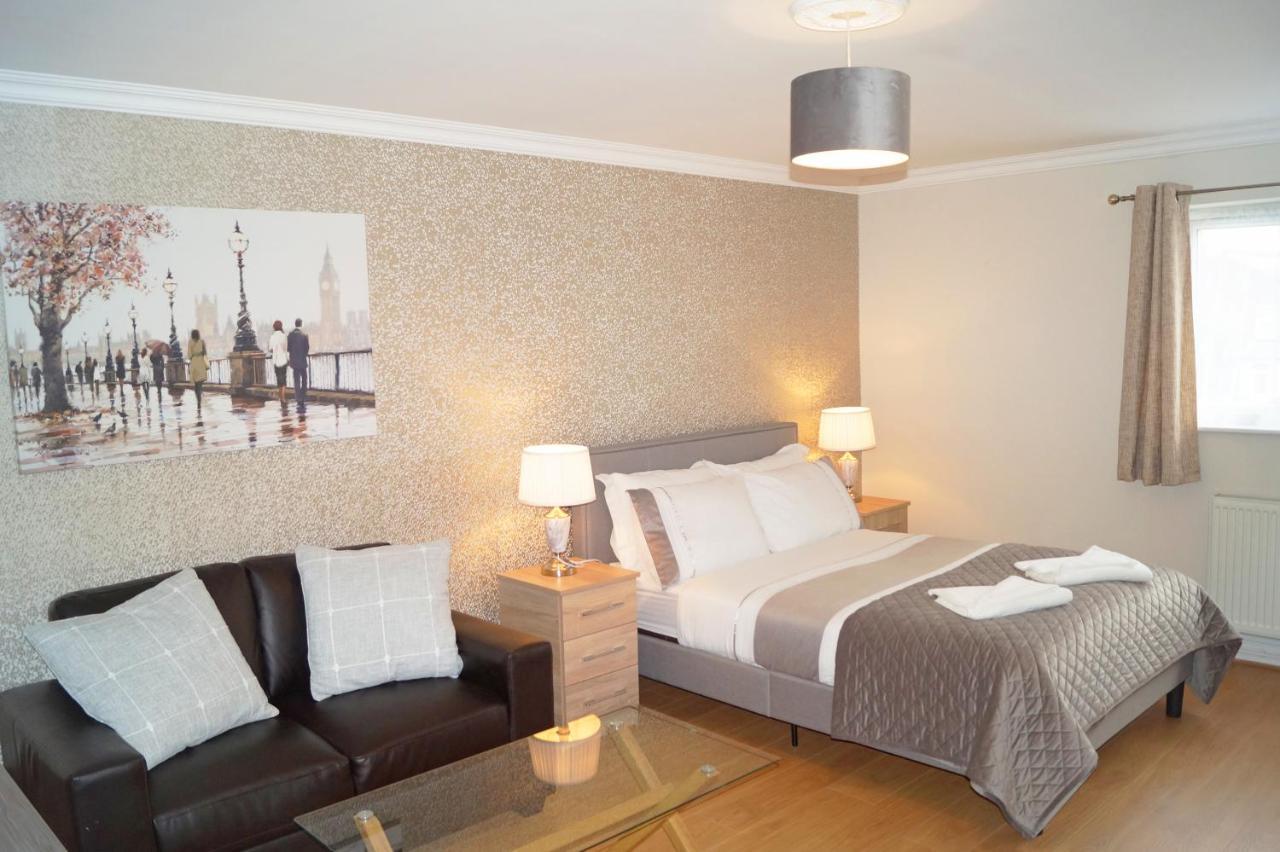 Ricky Road Guest House - Premium 왓퍼드 외부 사진